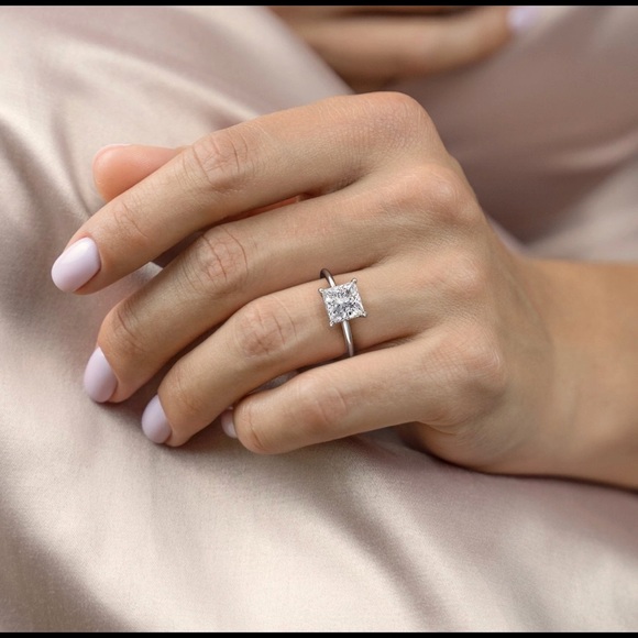 2ct Princess cut Moissanite Ring - Picture 6 of 7